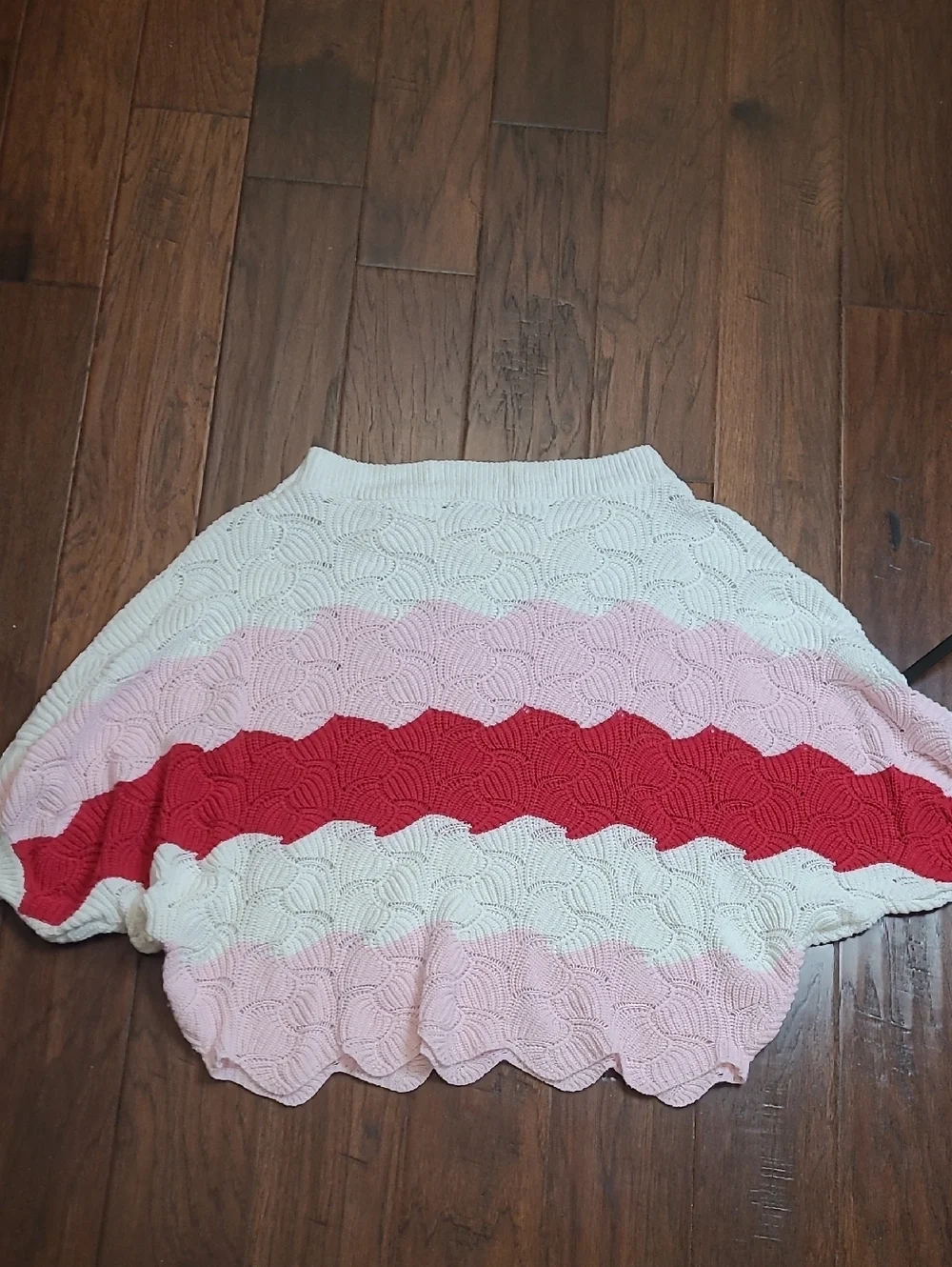 ANDREE BY UNIT White, Pink & Red Colorblock Striped Knit Oversized Sweater (M)